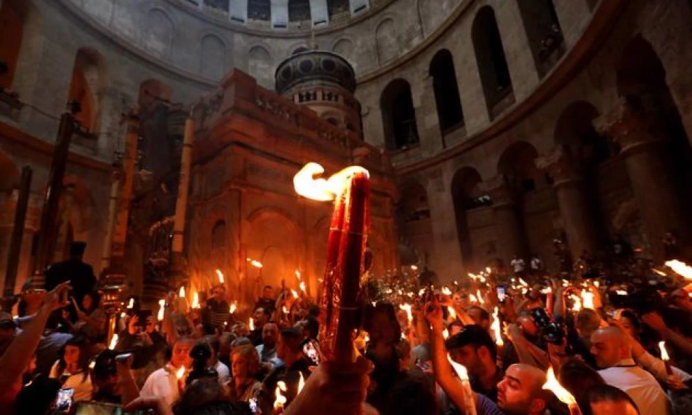 Κορωνοϊός: Υπάρχει θέμα με το Πάσχα στους Αγίους Τόπους; Τι θα γίνει με το Άγιο Φως;